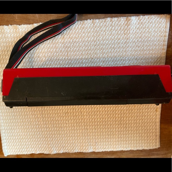 Vintage Mid-1980s Sharp Red Boombox Model Qt15R - AM/FM Cassette Player - Picture 7 of 14